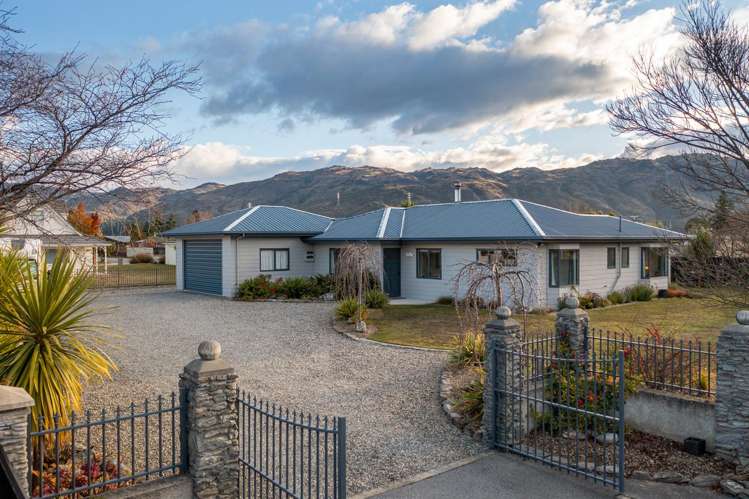 6 Albert Drive_0