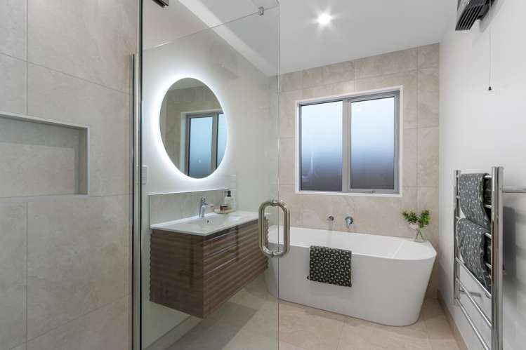 5 Lorenzos Lane Halswell_12