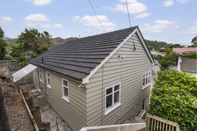 Tick Box Starter in Prime Location