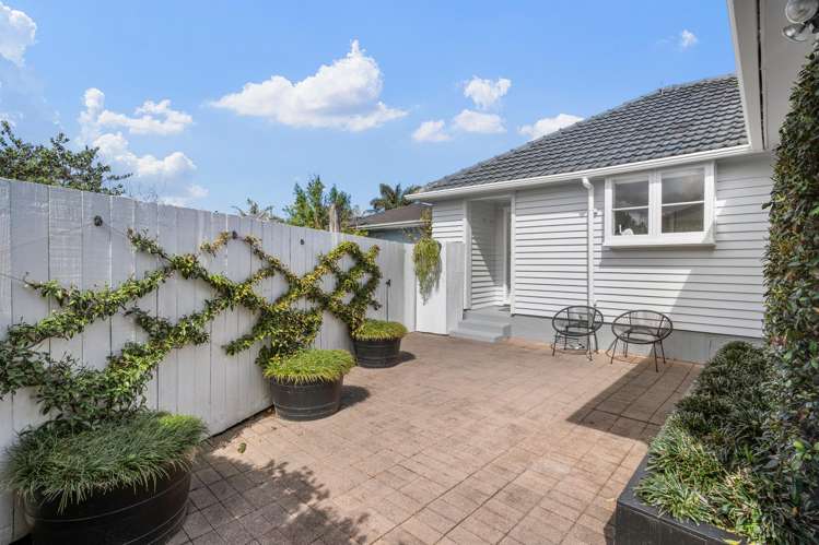 17 Phyllis Street Mount Albert_15