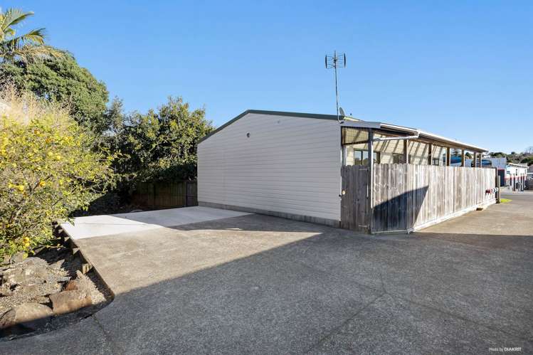 222C Moore Street Howick_15