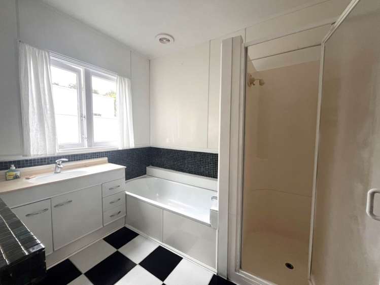 232 Godley Road Titirangi_6