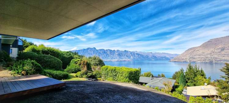 63 Wynyard Crescent Fernhill/Sunshine Bay_0