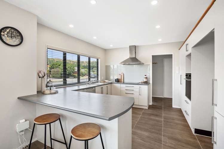 10 Lorna Irene Drive Raumati South_5