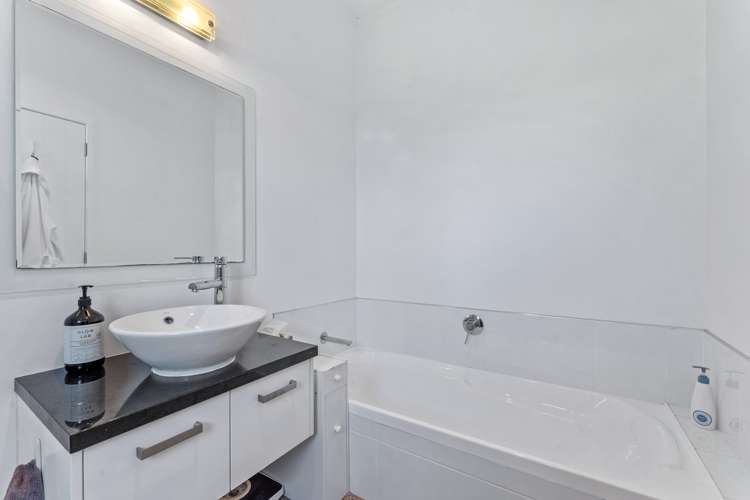 79 Hauraki Road Leigh_20