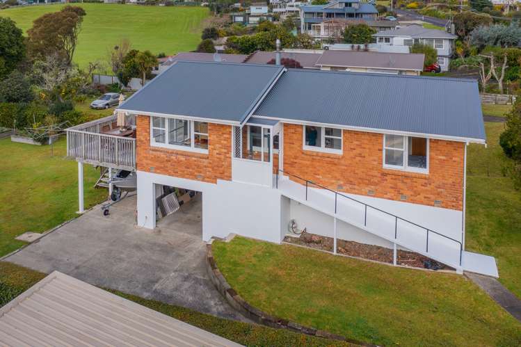 1 The Crescent Waihi Beach_17