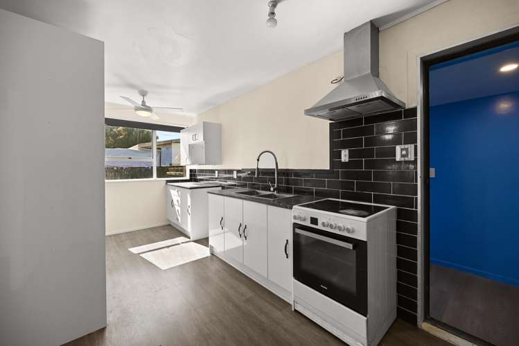 13 Breckons Avenue Nawton_5