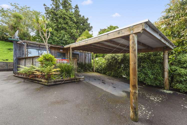 642a River Road Chartwell_1