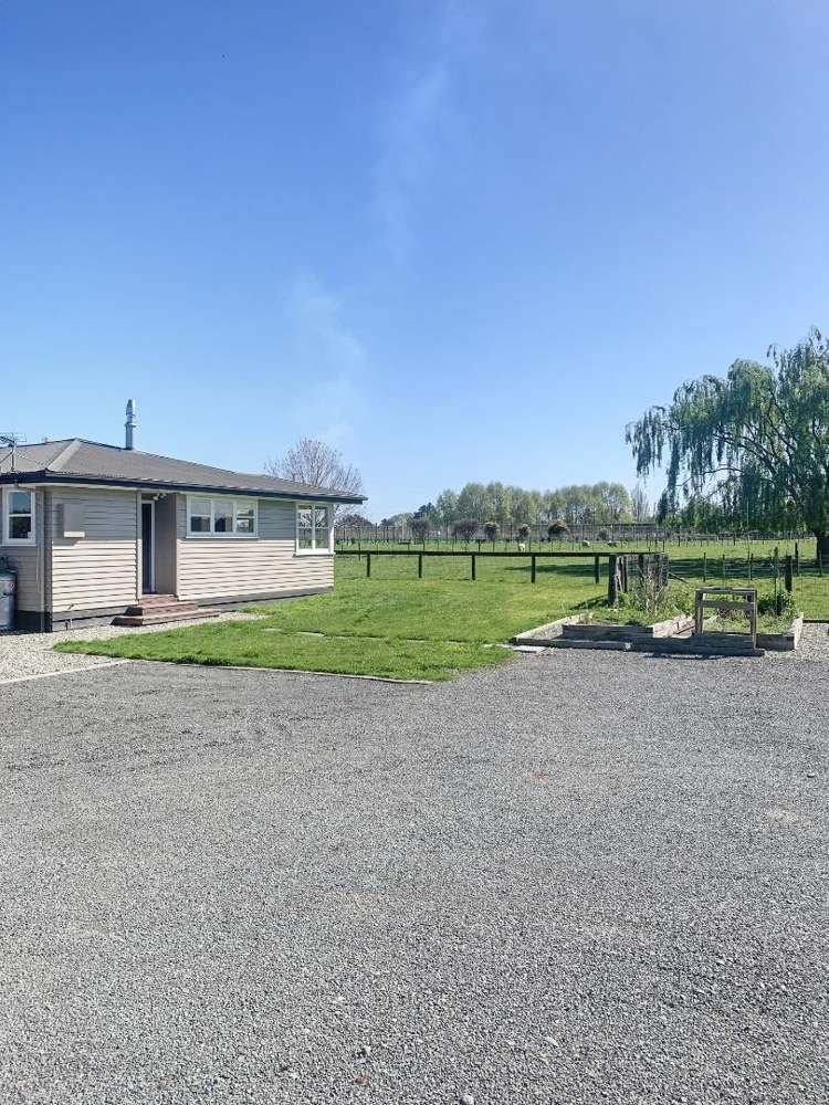 151 Longlands Road East 10486_17