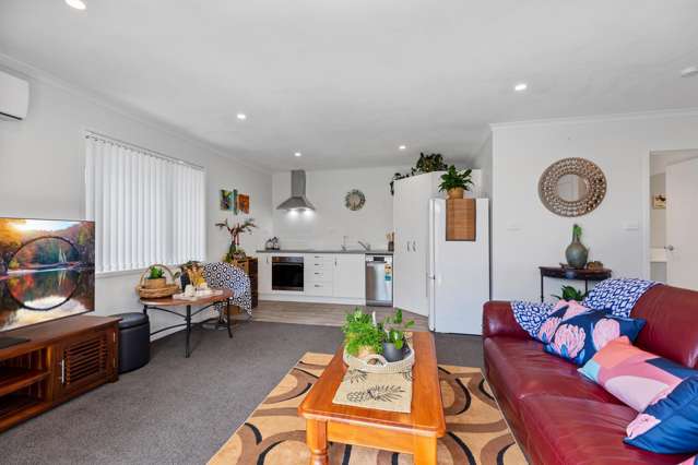 11 Crest Way (Dunes Lifestyle Village) Papamoa_3