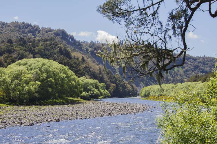 83 Noho Street Kakahi_19