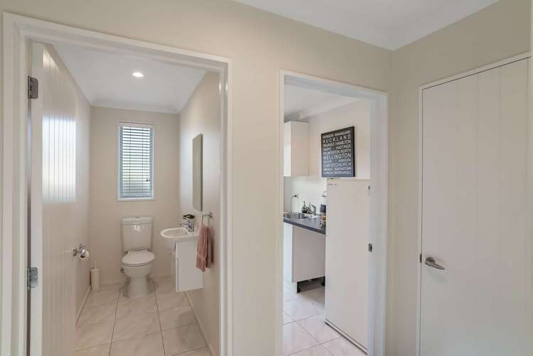 48 Titirangi Crescent Parklands_11