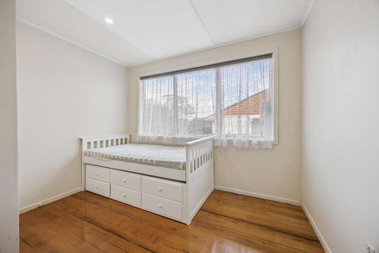 9 Sheehan Road Te Atatu South_15