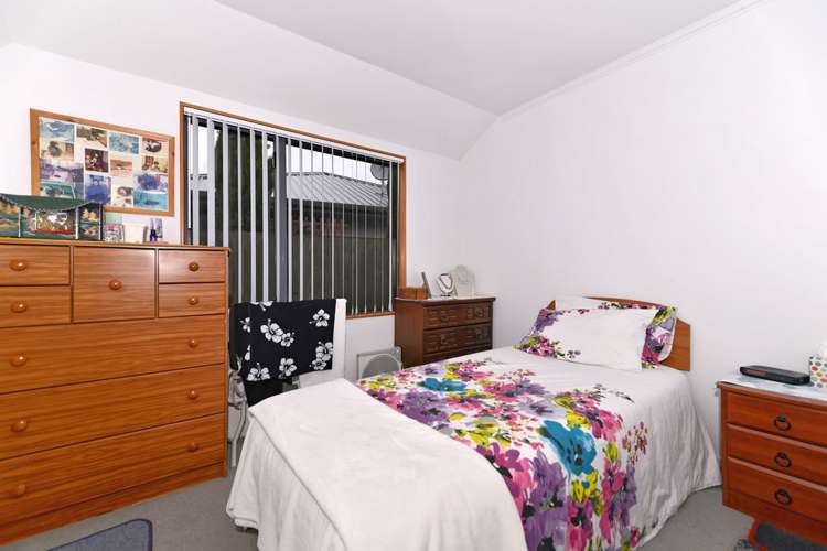 8 Kate Edgar Place Stoke_5