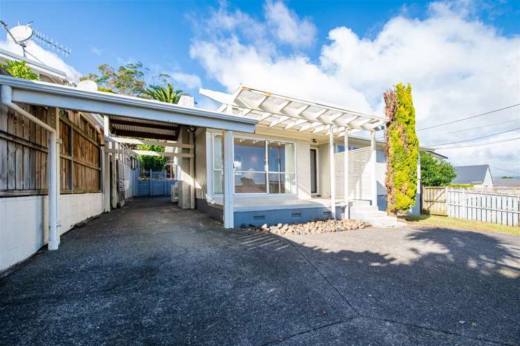 68 Vodanovich Road Te Atatu South_11