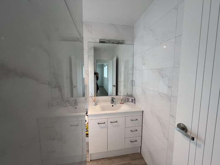 117 Alec Craig Way Gulf Harbour_13