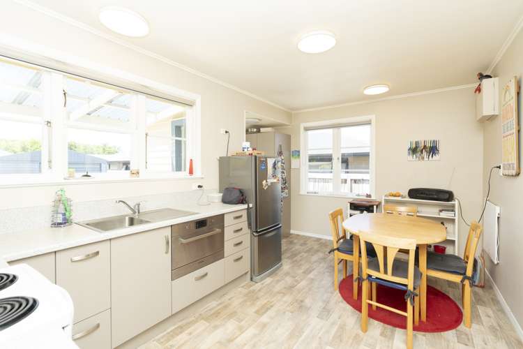 83 Montgomery Crescent Bader_7