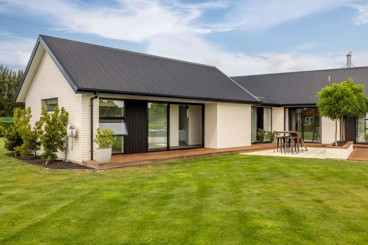 5 Evergreen Drive Woodend_26