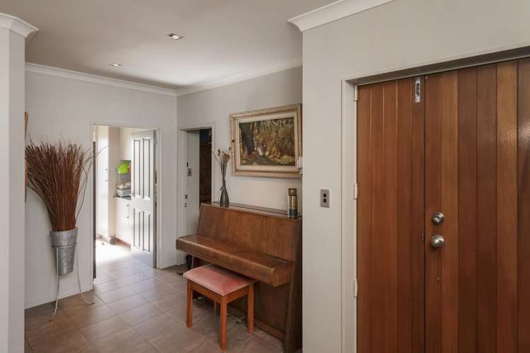 20 Margaret Place Lytton West_24