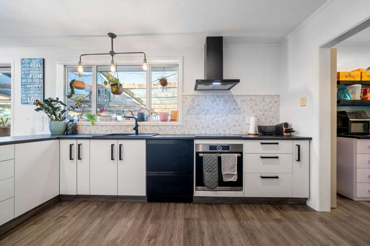 33e Sanders Avenue Westown_1