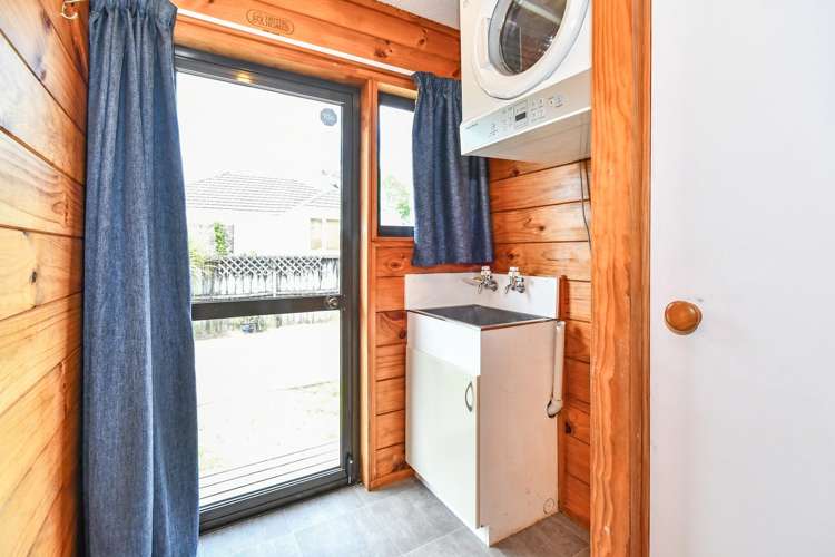 2/29 Beach Road Pahurehure_11