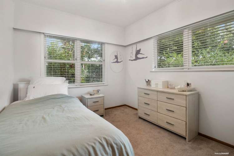 18 Exminster Street Blockhouse Bay_13