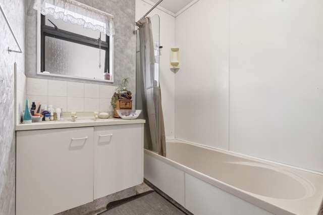 2/227 Rifle Range Road Tauhara_4