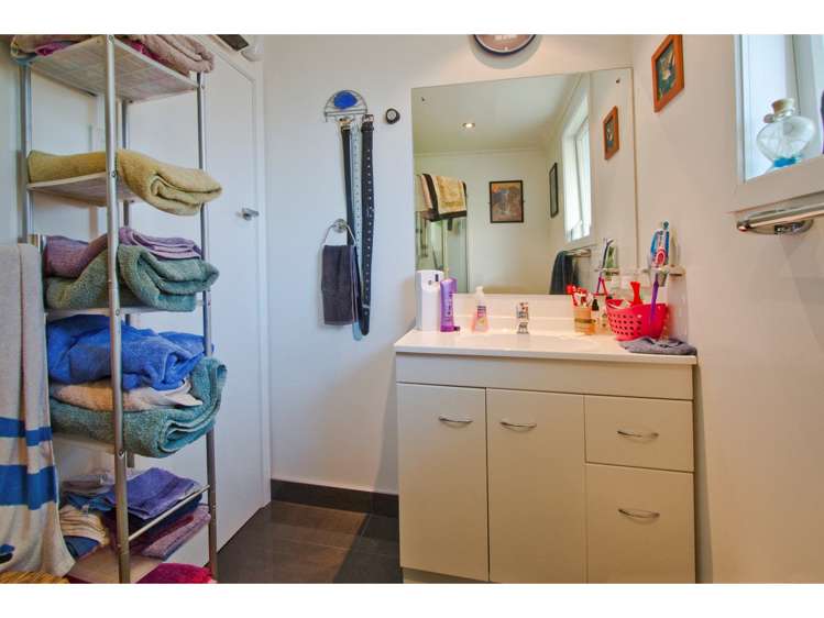 12 Grants Road Marchwiel_13