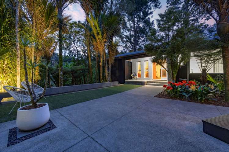 15 Valley View Road Titirangi_22