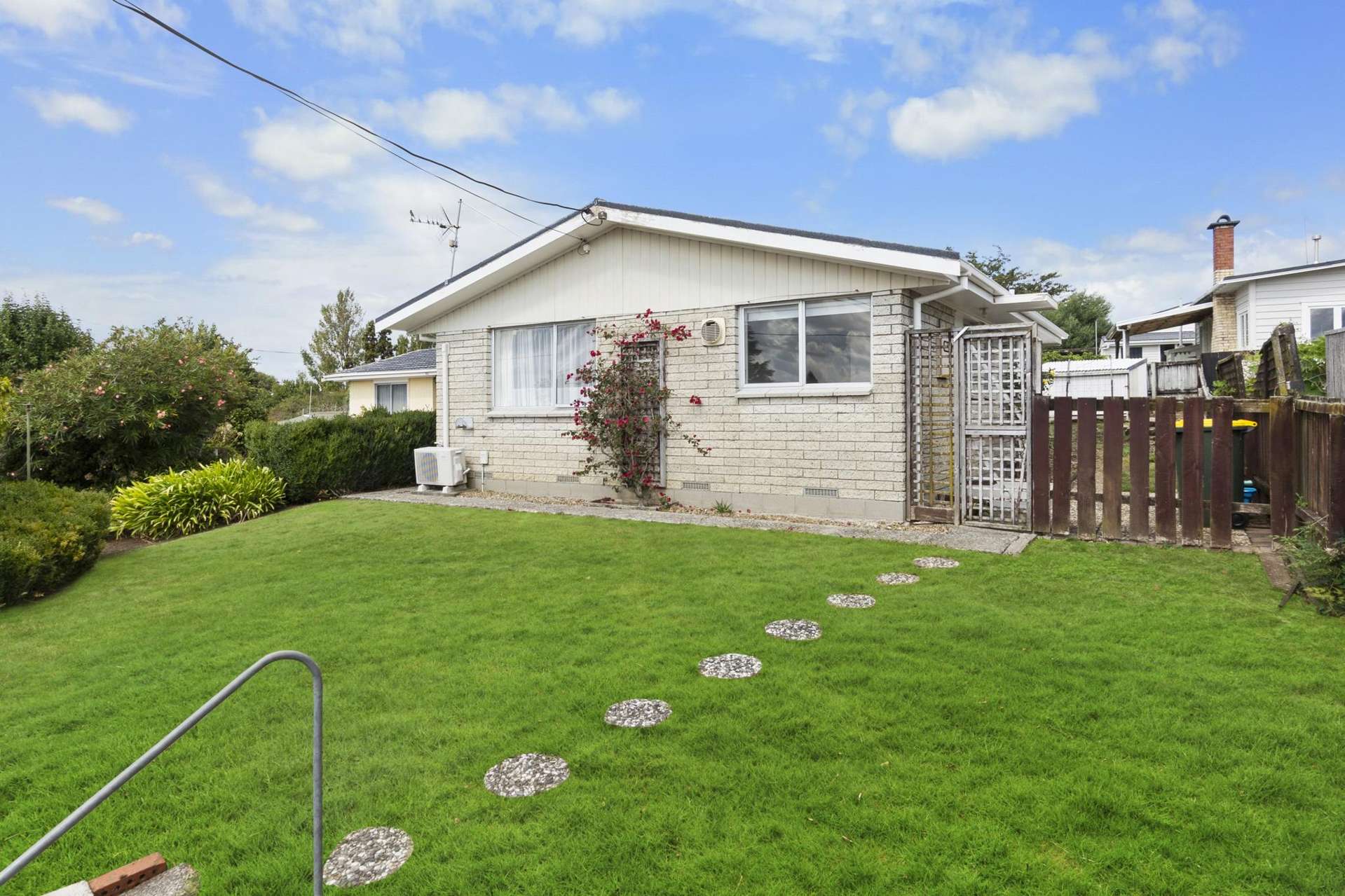 73 Tuhikaramea Road Dinsdale_0