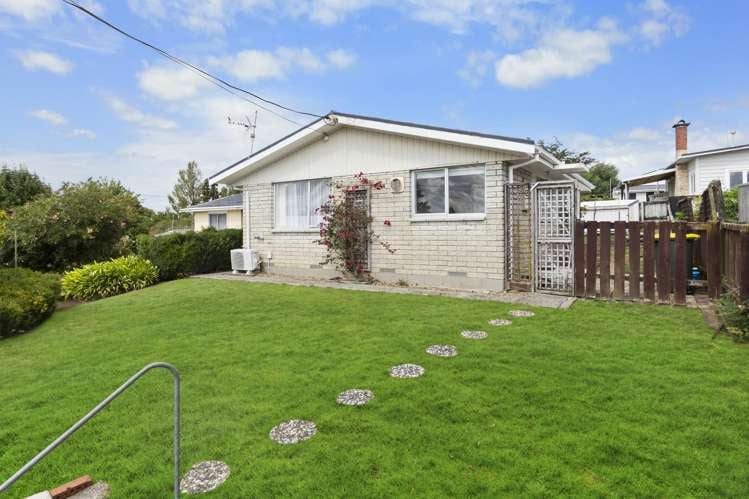 73 Tuhikaramea Road_0