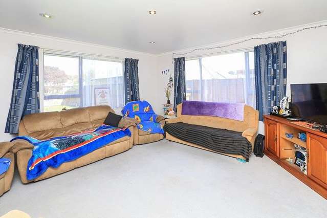 7 Lloyd Drive Nawton_3