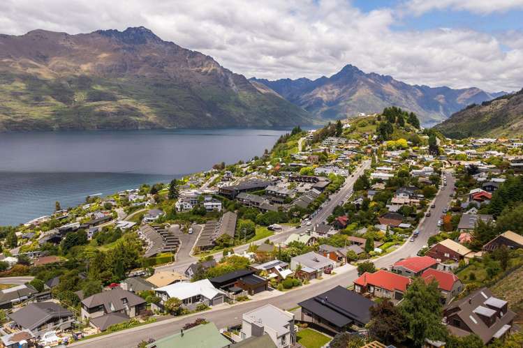 70 Wynyard Crescent Fernhill_28