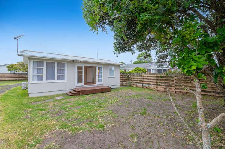 41 Centreway Road Orewa_7
