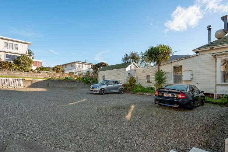 26/28 Waikawa Road Picton_31