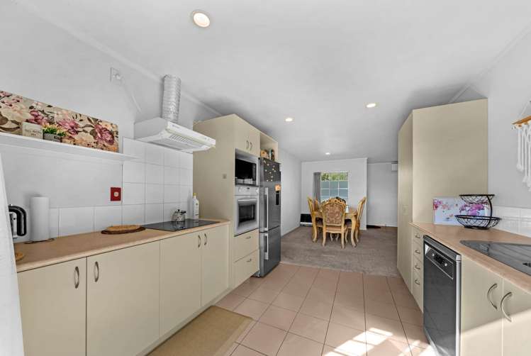 3 Plumstead Rise Glen Eden_16