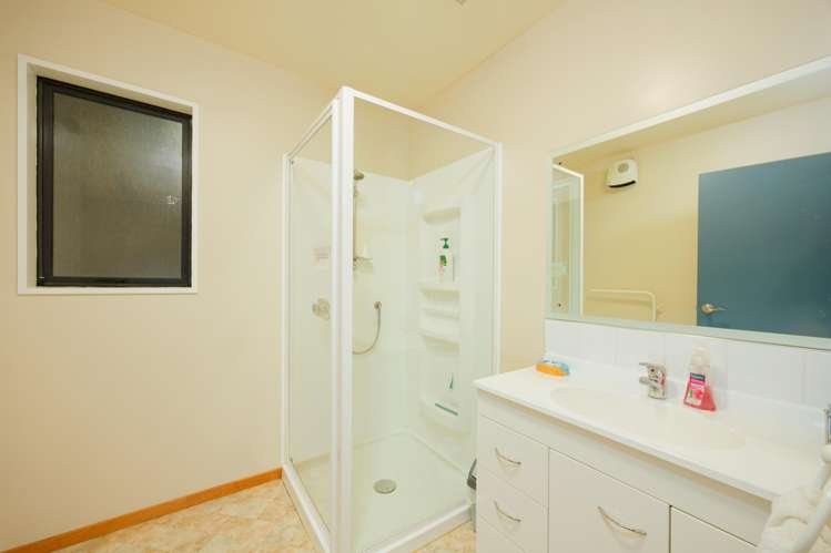 22a Kotuku Road South Bay_35
