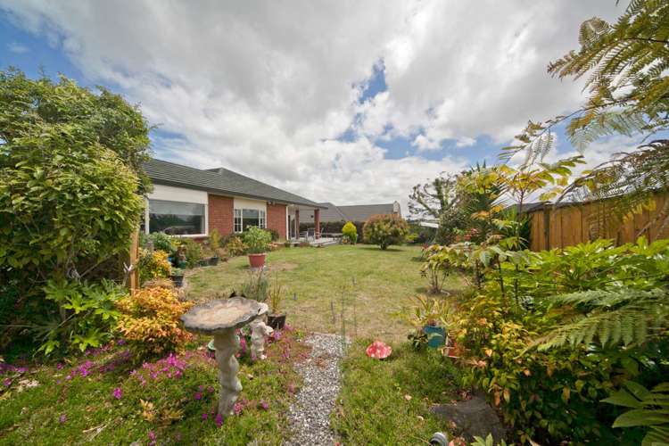 18 Castlehill Court Wattle Downs_12