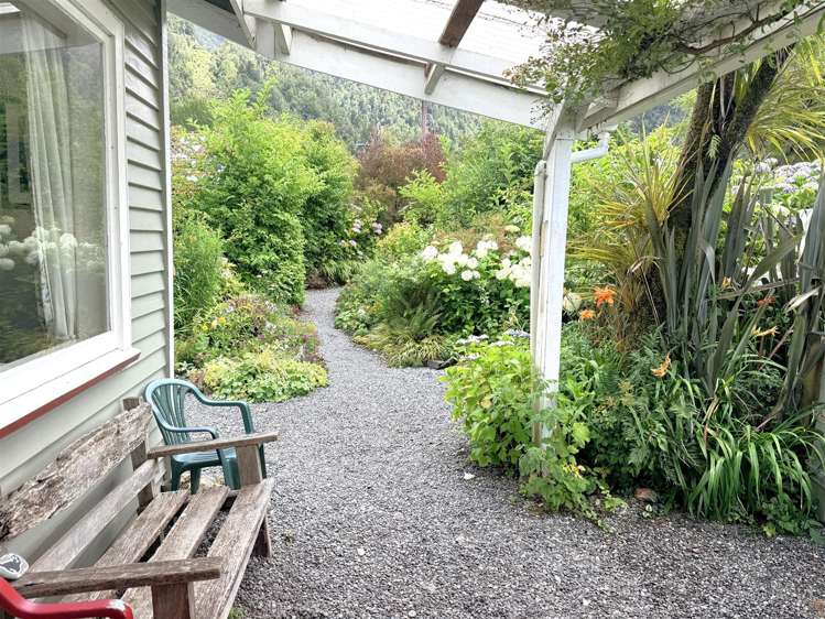 295 Roa Road Blackball_14