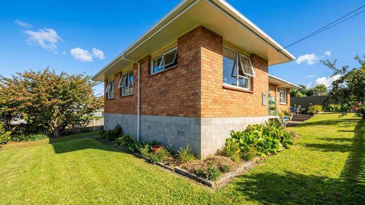 1 Glenfield Place Brookfield_1