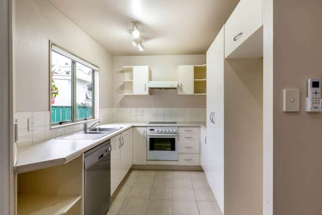 2/191 Riddell Road Glendowie_3