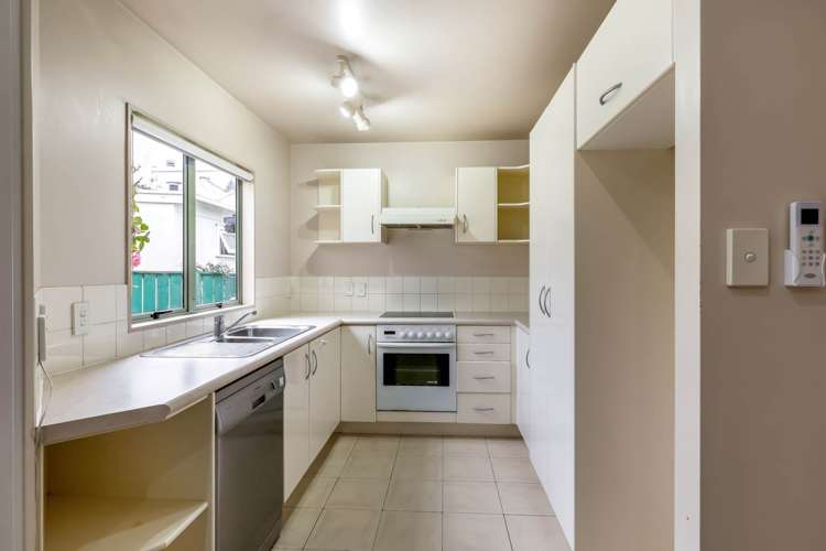 2/191 Riddell Road Glendowie_3