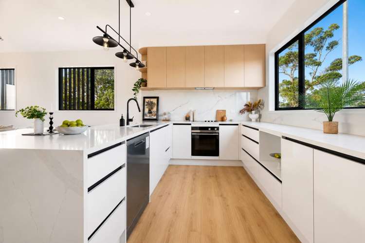 3/129 Cook Street Howick_4