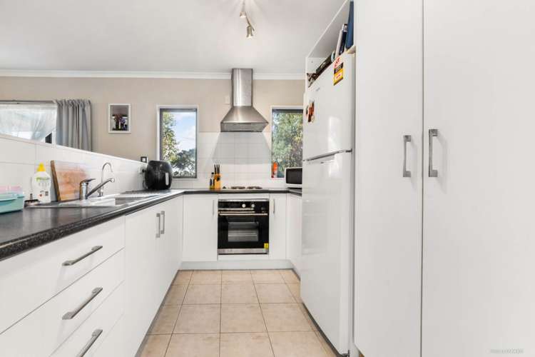 1 Rixon Place Te Atatu Peninsula_6