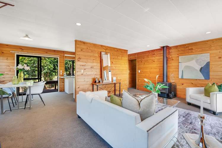 5 Camilla Grove Totara Vale_7