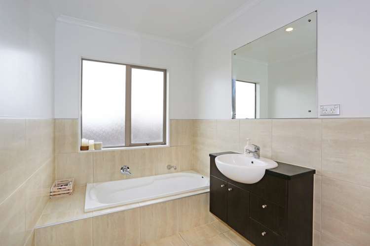 137 Baverstock Road Flat Bush_11