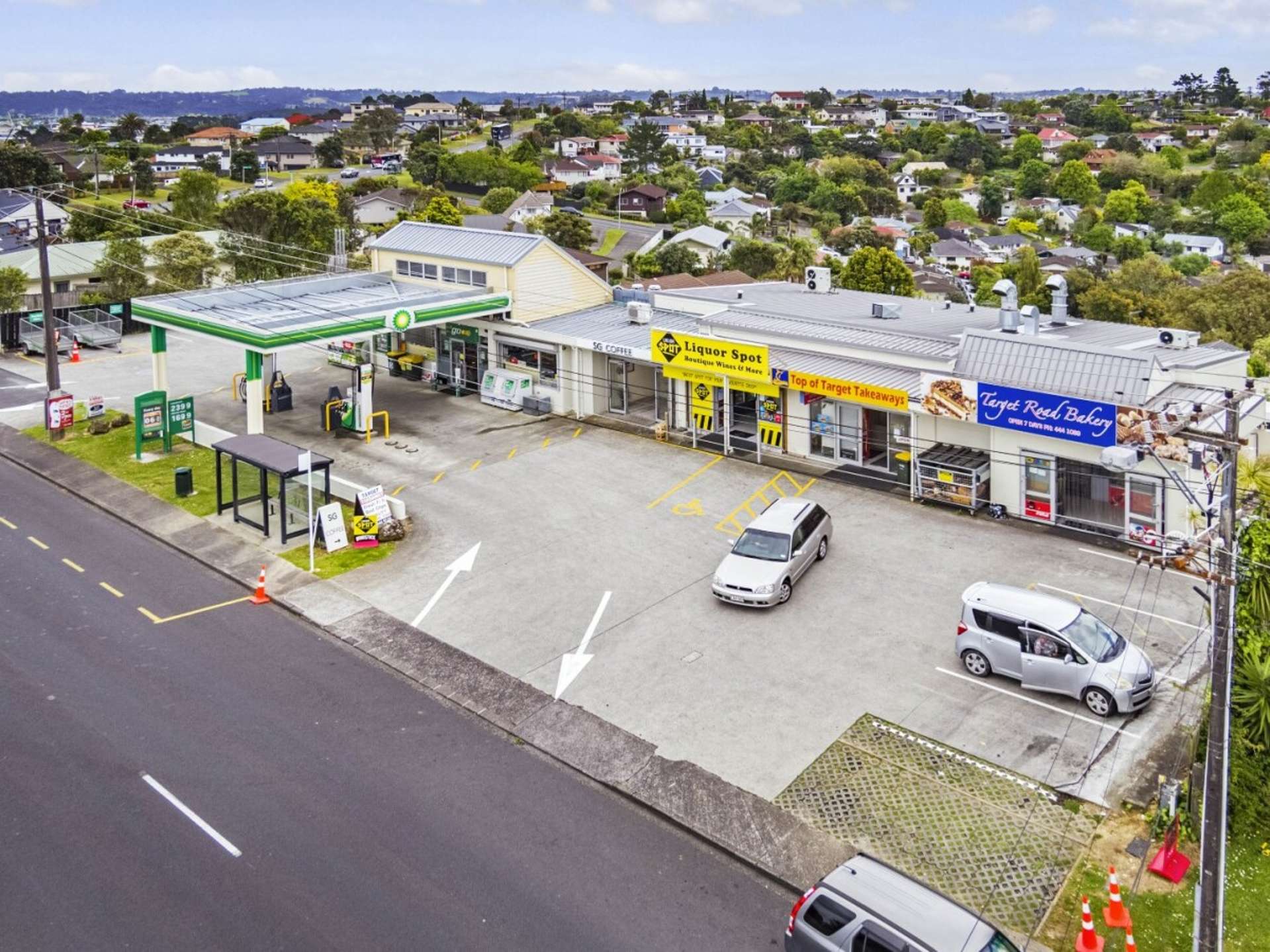 8B Target Road Totara Vale_0