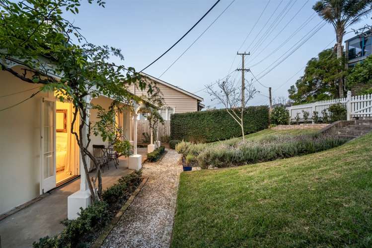 10 Beach Road Northcote Point_9