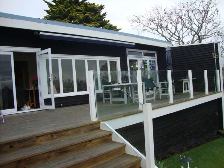 1 Joydon Place Stanmore Bay_4