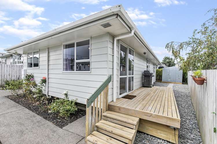 21a Coates Crescent Panmure_13